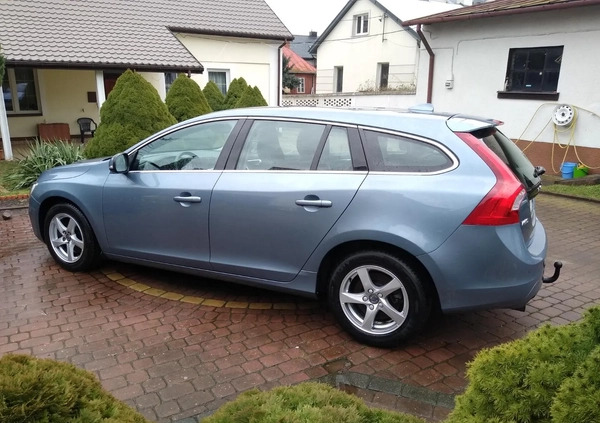 Volvo V60 cena 51900 przebieg: 190000, rok produkcji 2017 z Żelechów małe 67